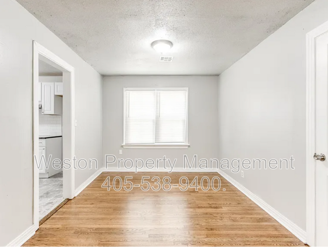 Foto del edificio - 1217 NE 43rd St