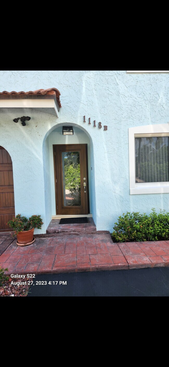 Foto del edificio - 1118b Highland Beach Dr