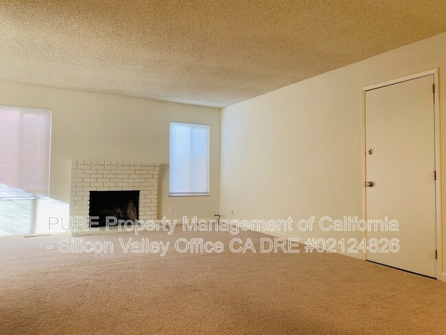 Building Photo - 1378 Alvernaz Dr