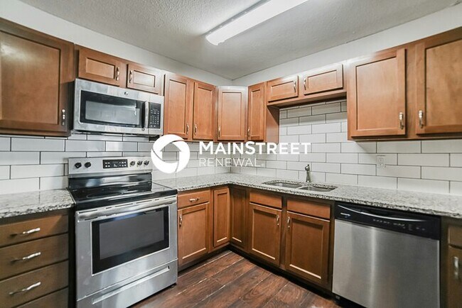 Building Photo - 3 Bedroom Pet-Friendly Home in INDEPENDENC...