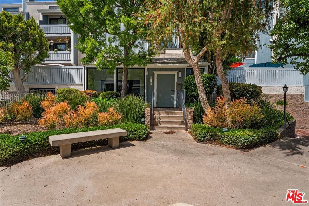 Foto principal - 8162 Manitoba St