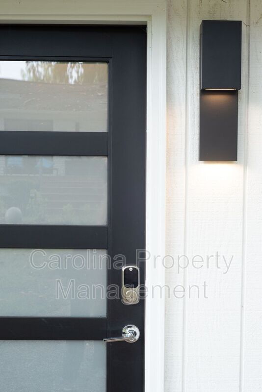 Building Photo - 3945 Rockfern Rd
