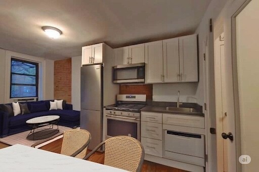 Foto principal - 410 E 13th St
