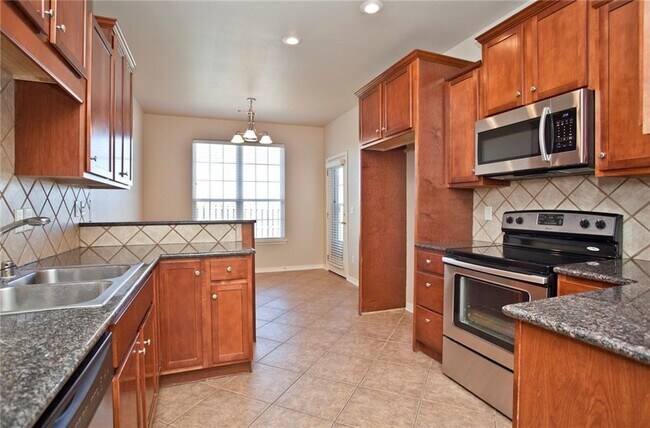 Foto del edificio - 3004 SW Camden Dr