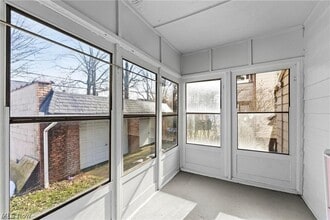 Building Photo - 876 Eloise Dr