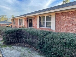 Building Photo - 1753 Davidson Dr