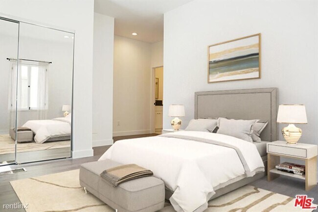 Foto del edificio - 2 br, 2.5 bath Condo - 427 N Stanley Ave #...