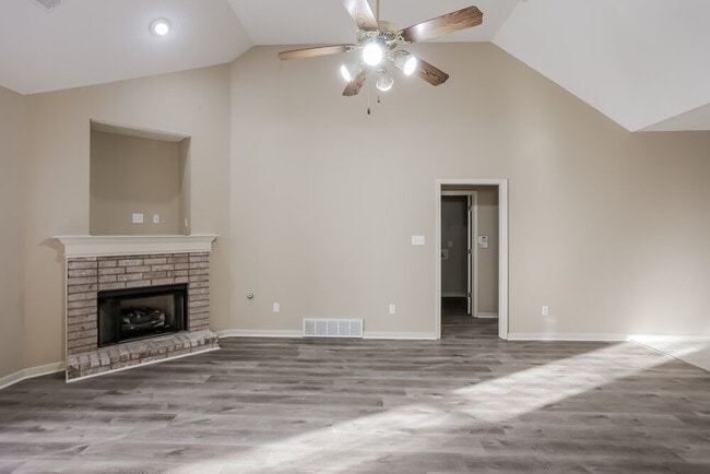 Foto del edificio - 1129 Red Fern Cir E