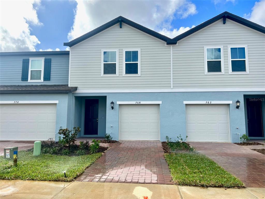 Foto principal - 768 Legacy Dr
