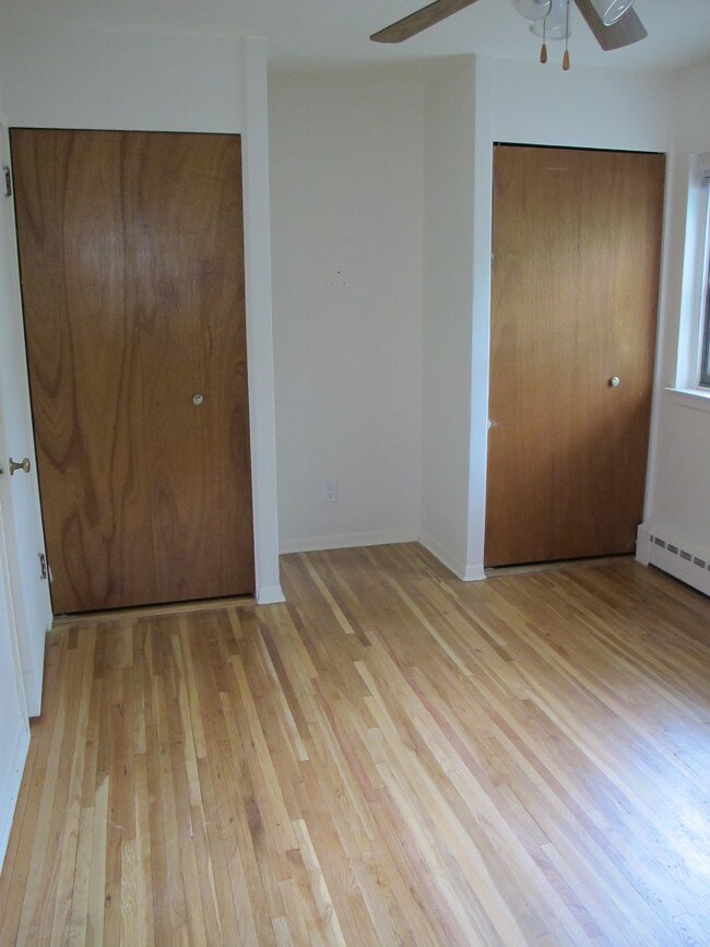 Foto del edificio - 384 Laurel Ave