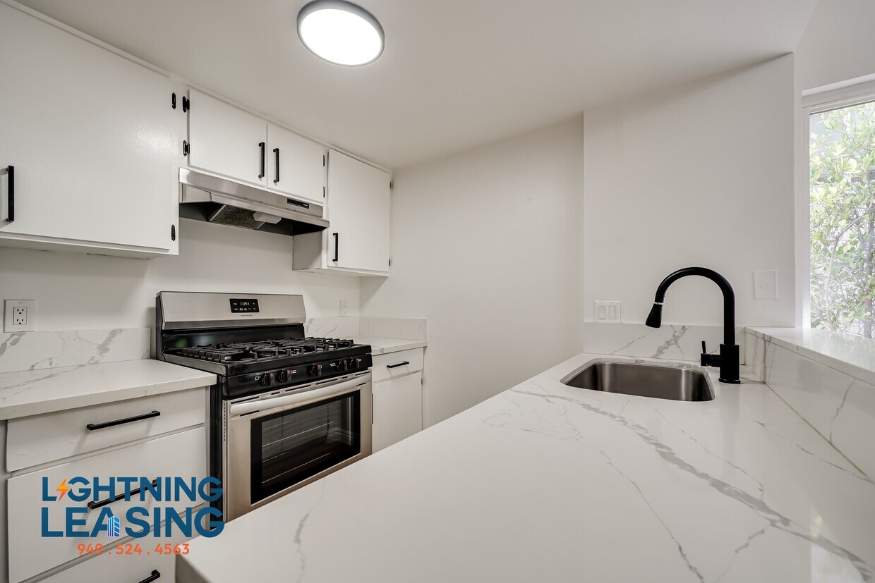 Foto principal - 13912 Sayre St