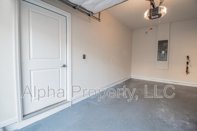 Building Photo - 23 Fairchild Way