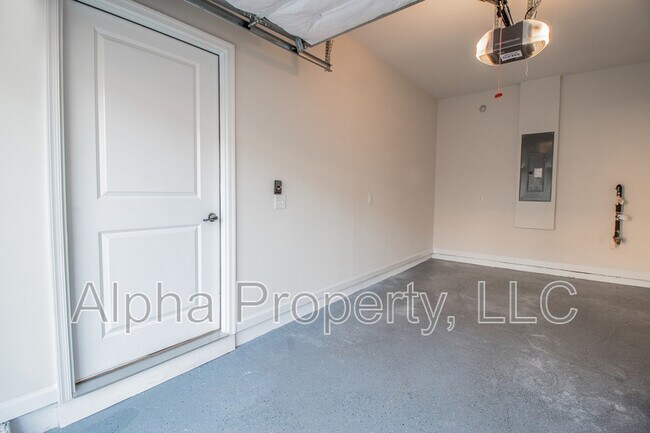 Foto del edificio - 23 Fairchild Way