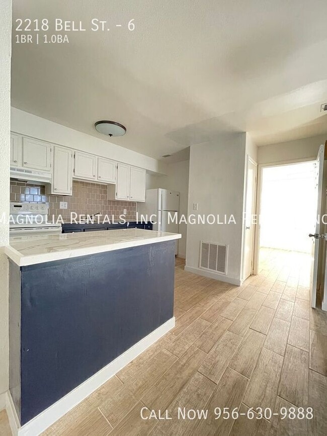 Foto del edificio - 2218 Bell St