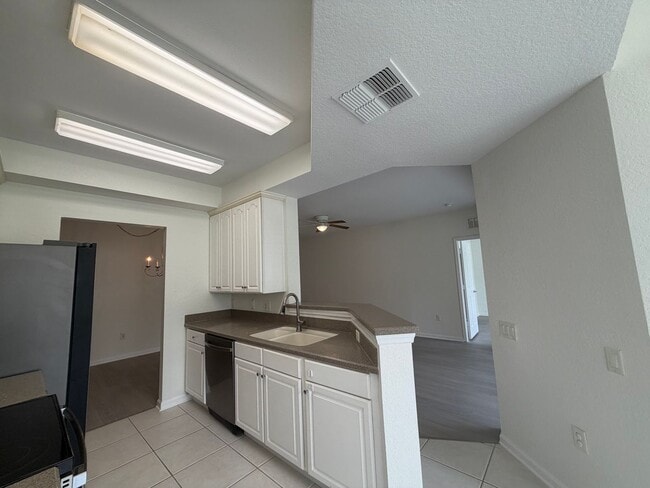 Building Photo - 5345 Maxon Terrace