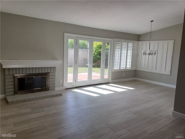 Building Photo - 3 br, 2 bath House - 440 E Rainier Ave