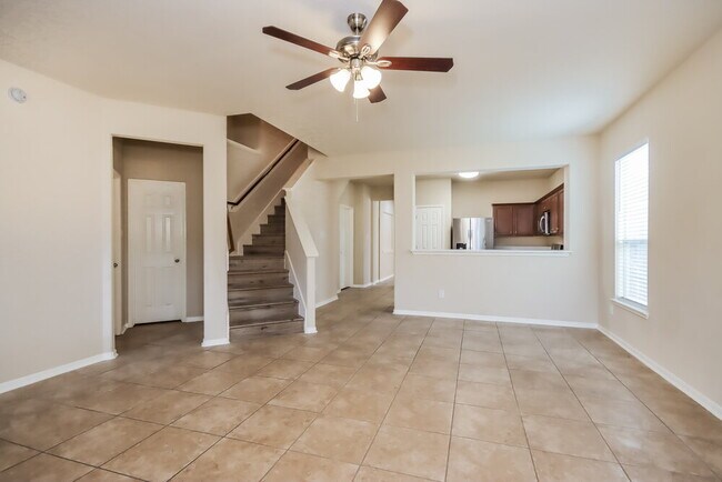 Building Photo - 207 Annatto Ln