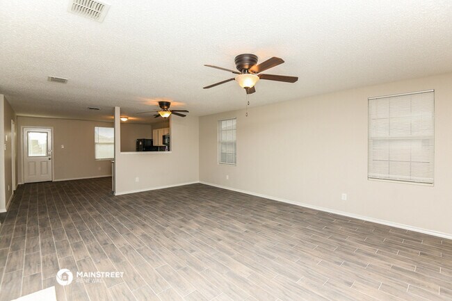 Building Photo - 618 Almandora Dr