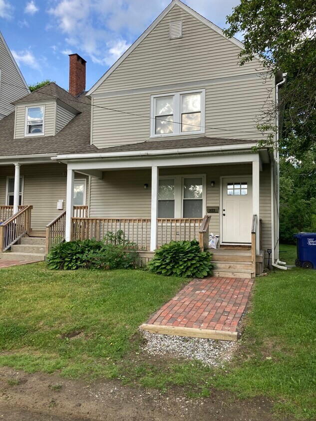 Primary Photo - 320 Sawyer St