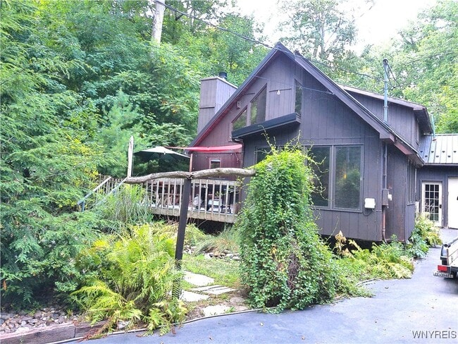 Building Photo - 1785 Shorewood Dr