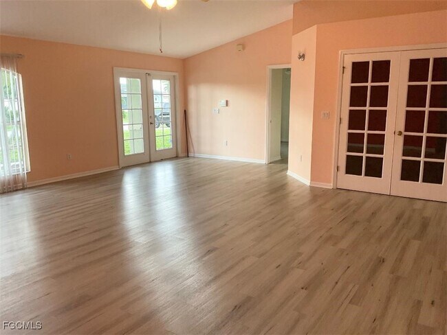 Foto del edificio - 2928 SW 8th Pl