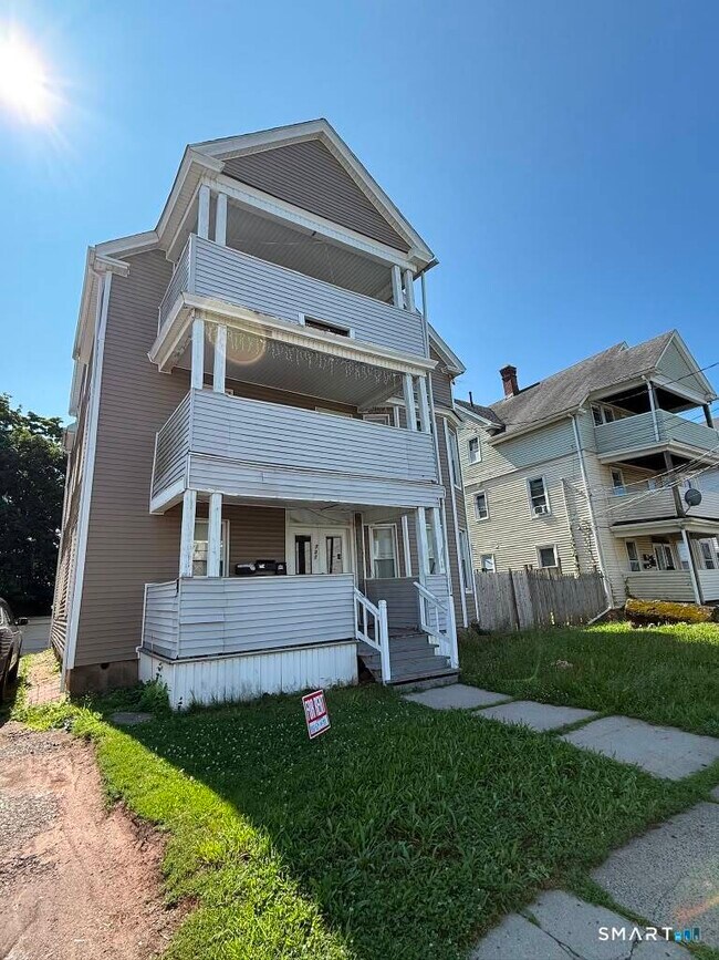 Building Photo - 727 East St