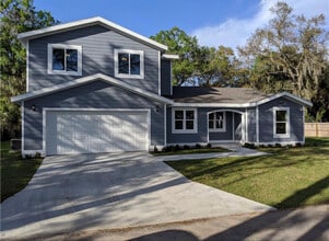 Building Photo - 1355 25th Ave E