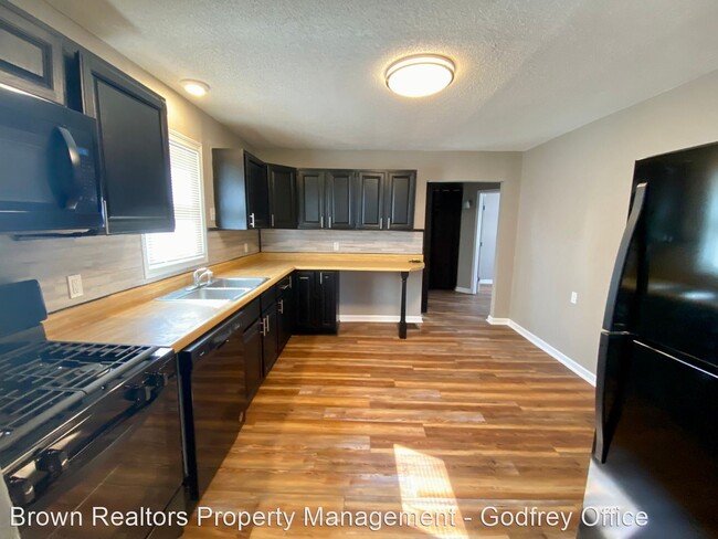 Foto del edificio - 3 br, 1 bath House - 218 Picker