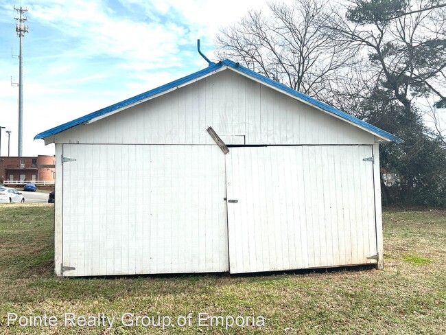 Building Photo - 2 br, 1 bath House - 310 Davie St.