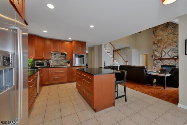 Building Photo - 25 Cypress Ln