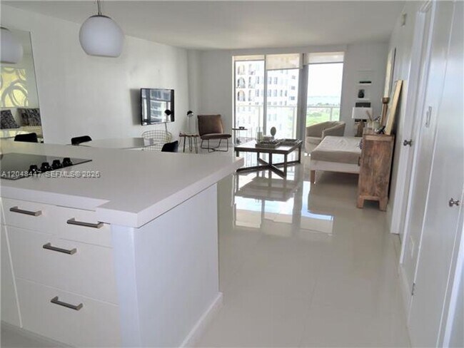 Foto del edificio - 5701 Collins Ave