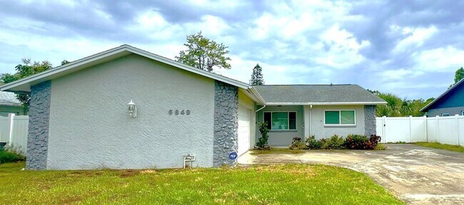 Foto del edificio - 6849 99th Ave