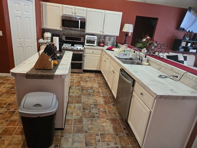 Foto del edificio - 672 Basingstoke Ct