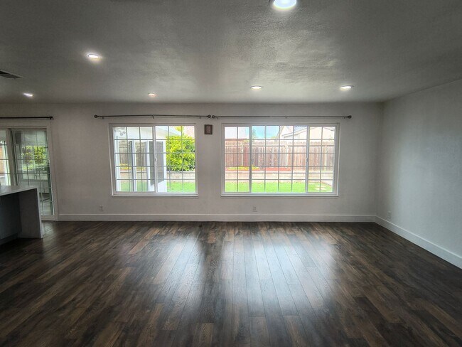 Foto del edificio - Beautiful & Spacious 4BED/2BATH Single Family Home For Rent In Livermore, Ca.!!!!