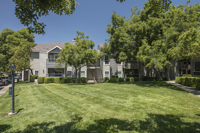 Foto del edificio - Rocklin Gold