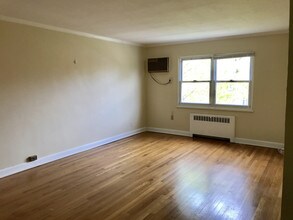 Building Photo - 877 Farmington Ave