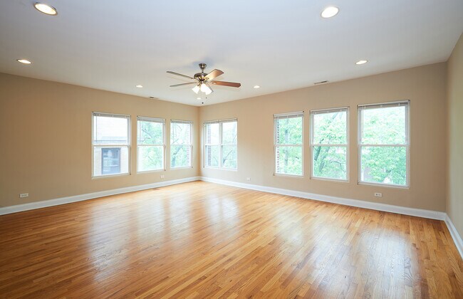 Foto del edificio - 1609 W Farwell Ave