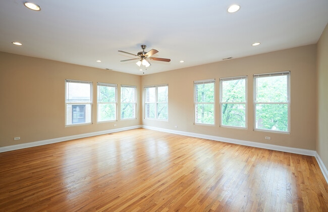 Building Photo - 1609 W Farwell Ave