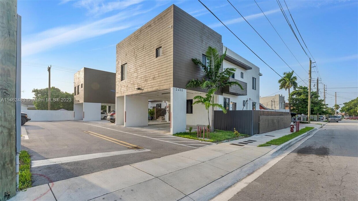 2400 W 5th Way Unit 203, Hialeah, FL 33010 Room for Rent in Hialeah