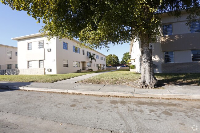 Building Photo - 3921-3937 W Flagler St