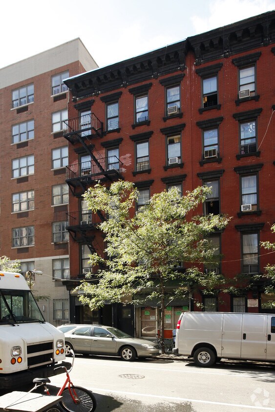 Building Photo - 520 W 47th St
