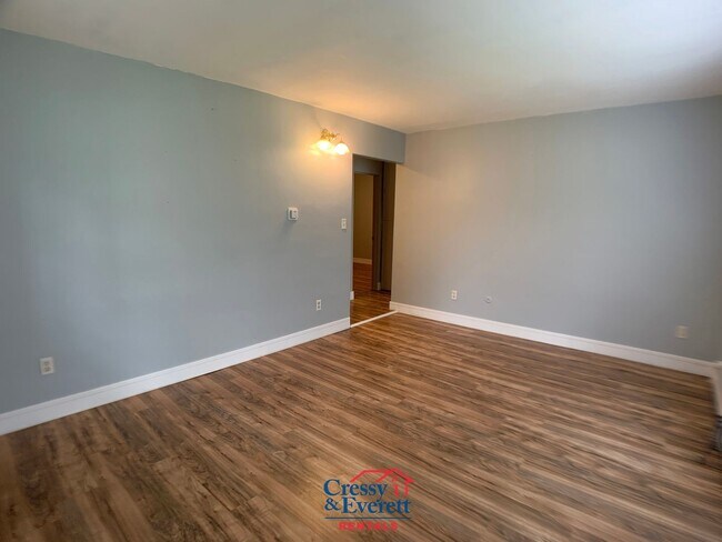 Foto del edificio - 2551 Juniper Rd