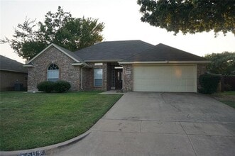 Building Photo - 5609 Guadalajara Dr