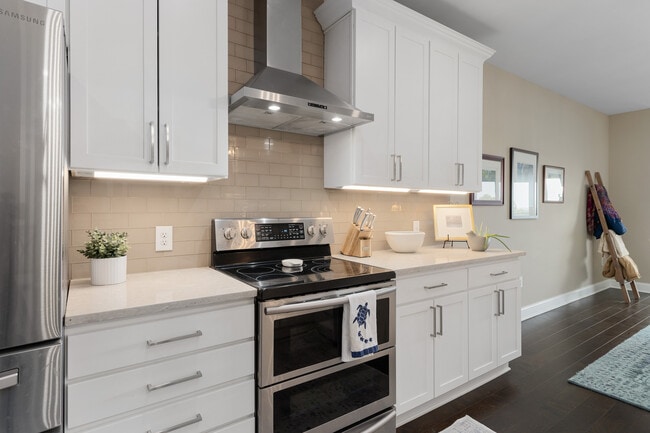 Building Photo - 5317 Highpointe Lakes Dr