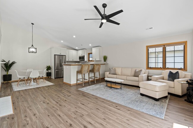 Open Concept - 2264B Circle Ridge