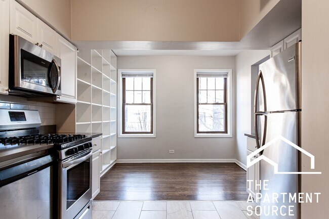 Foto del edificio - 3710 N Sheffield Ave