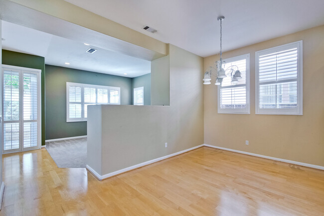 Building Photo - 443 Farrel Ct
