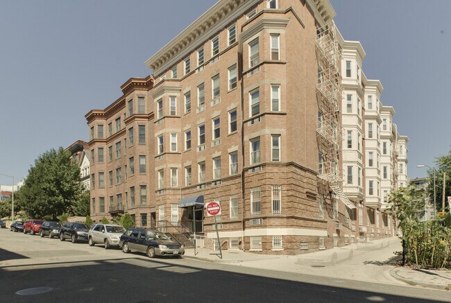 Foto del edificio - Spacious Two Bedroom Off 14th St. Corridor!