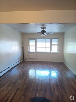 Building Photo - 1464 E 84th St