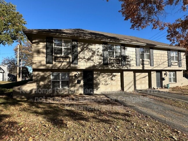 Building Photo - 10906 W 95th St